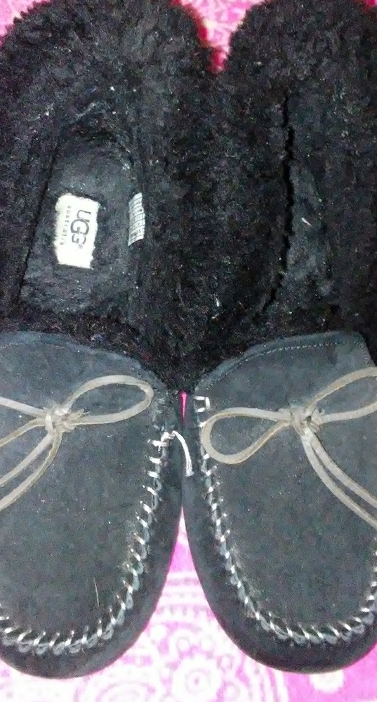 Uggs Slip On
